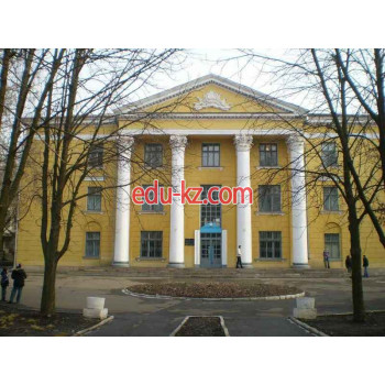 Училище Коммунальное высшее учебное заведение Криворожский областной музыкальный колледж - на edubase.su в категории Училище